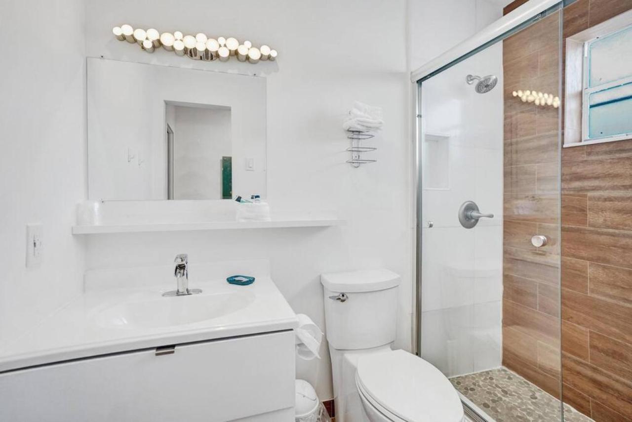 Waves Beach Town Cozy Studio Apartment 폼파노 비치 외부 사진